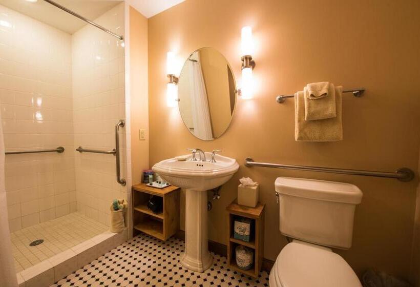 דירת חדר, The Lodge At Mountaineer Square