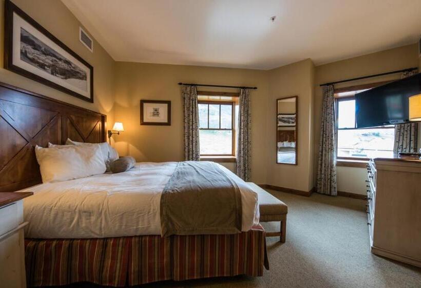 דירת חדר, The Lodge At Mountaineer Square