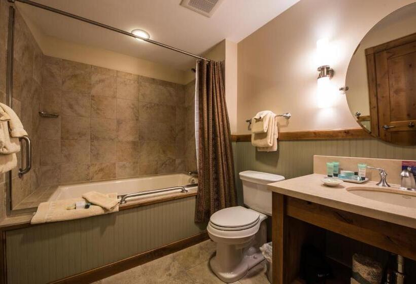 דירת חדר, The Lodge At Mountaineer Square