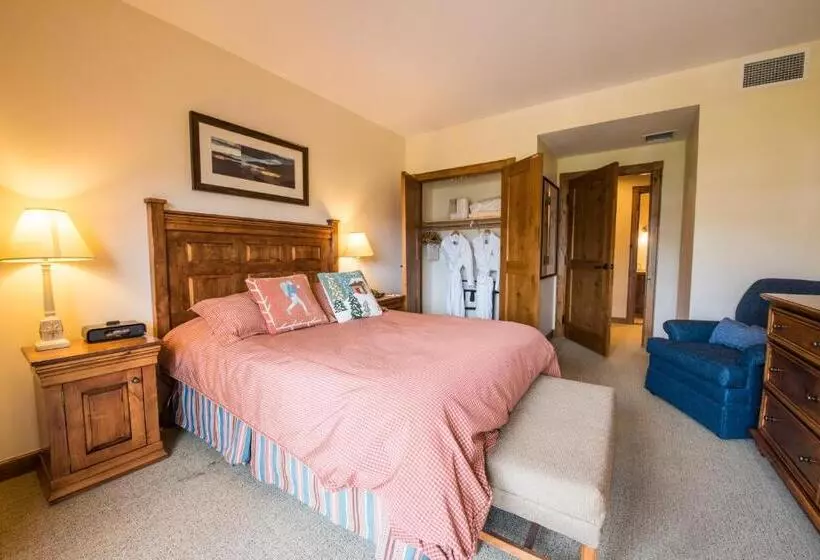 ３ベッドルームアパートメント, The Lodge At Mountaineer Square