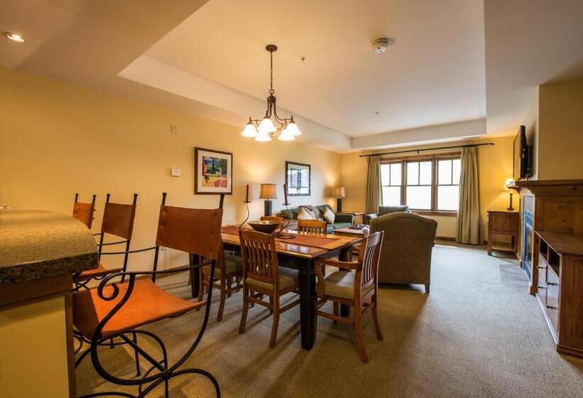 דירת חדר, The Lodge At Mountaineer Square