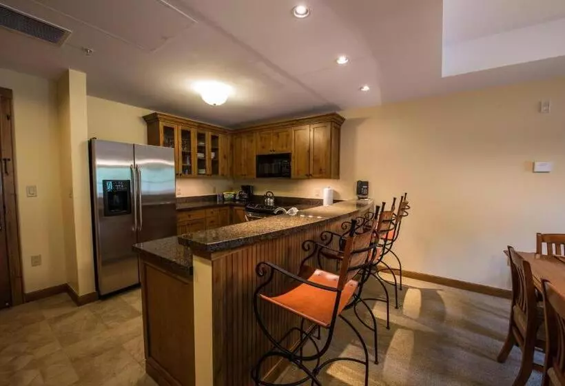 １ベッドルームアパートメント, The Lodge At Mountaineer Square