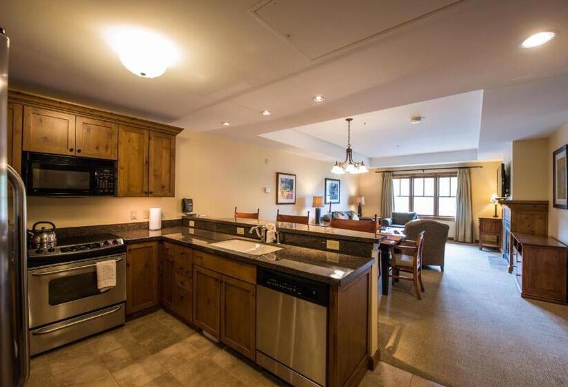 דירת חדר, The Lodge At Mountaineer Square