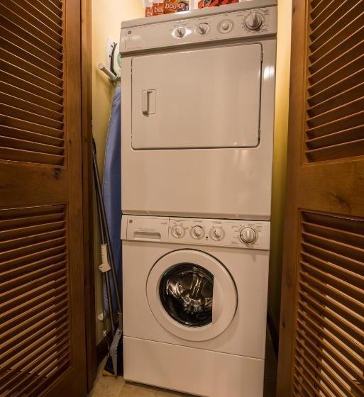 דירת חדר, The Lodge At Mountaineer Square