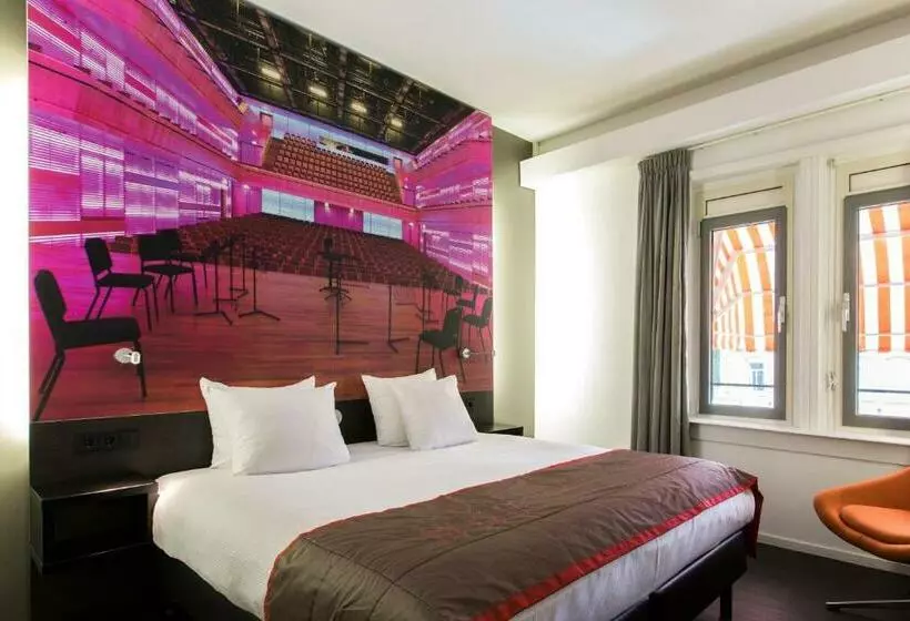 Superior Room King Size Bed, The Manor Amsterdam