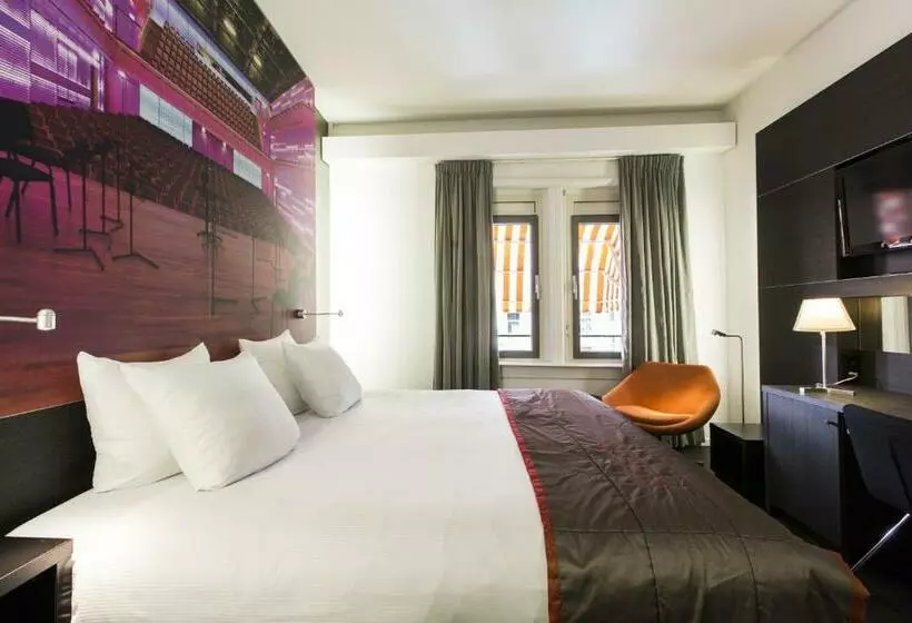Superior Room King Size Bed, The Manor Amsterdam