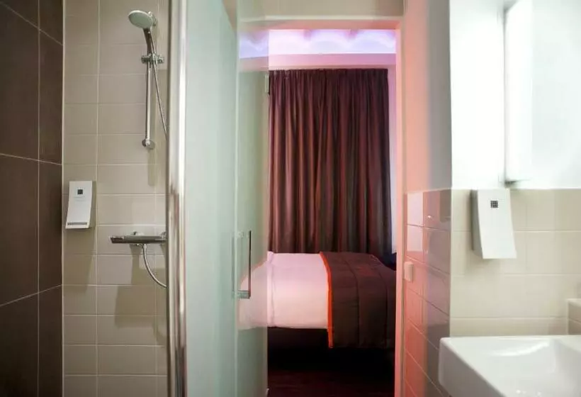 Superior Room King Size Bed, The Manor Amsterdam