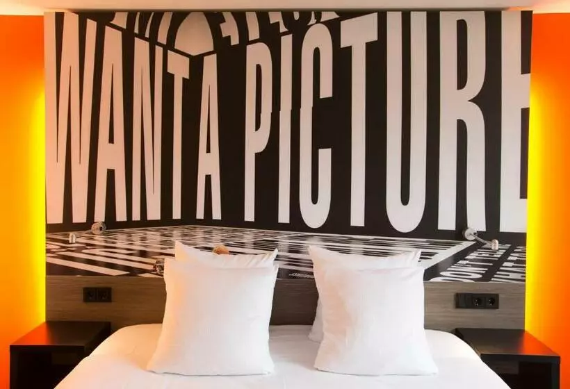 Deluxe Room King Size Bed, The Manor Amsterdam