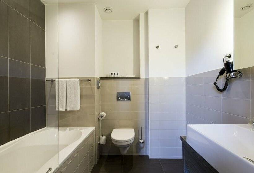 سوییت جونیور, The Manor Amsterdam