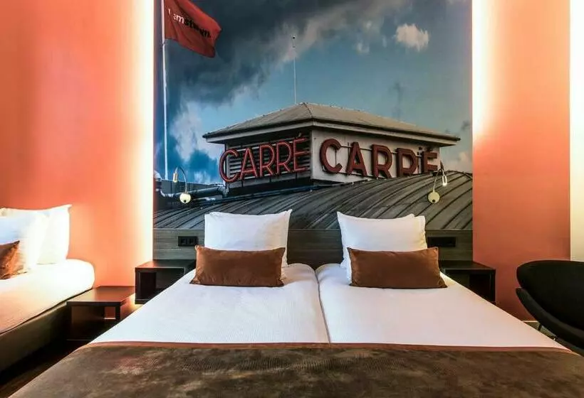 Superior Triple Room, The Manor Amsterdam
