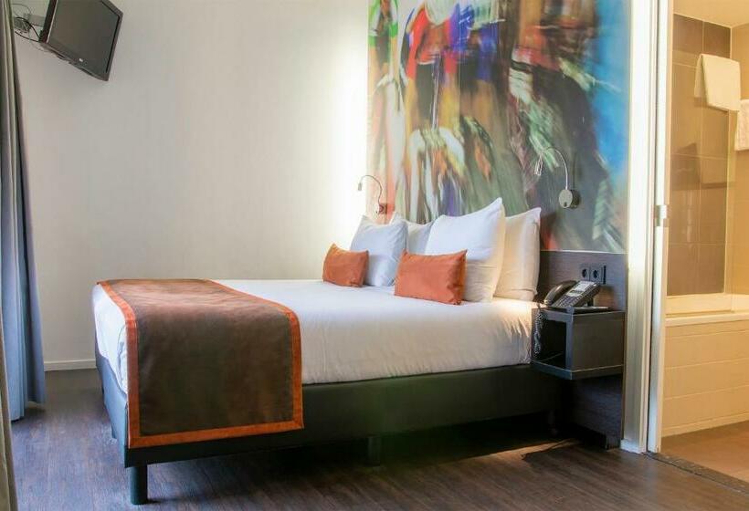 اتاق خانوادگی, The Manor Amsterdam