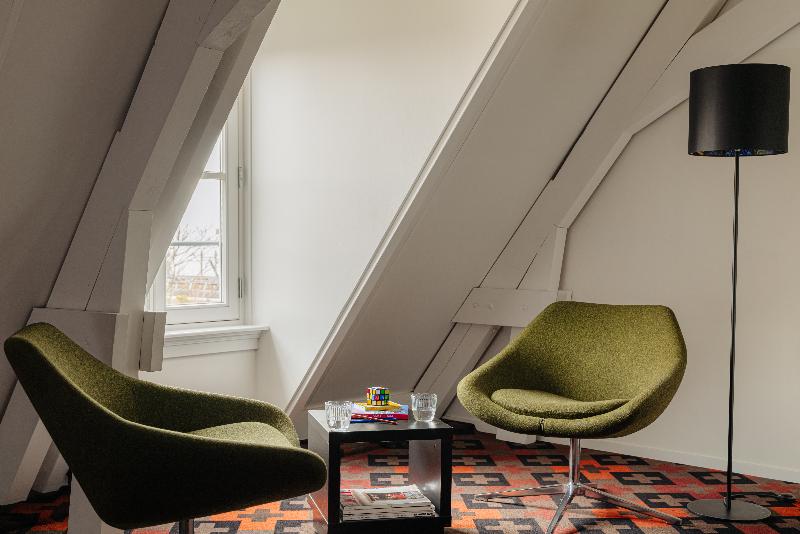 سوییت جونیور, The Manor Amsterdam