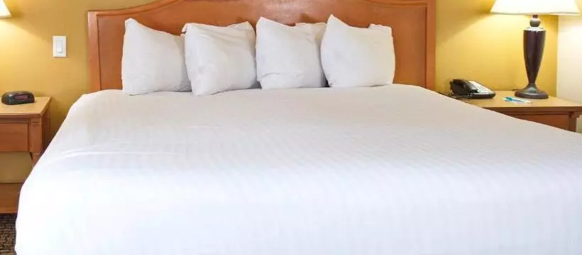 キングサイズベッドのスタンダードルーム, Tombstone Grand Hotel, A Baymont By Wyndham