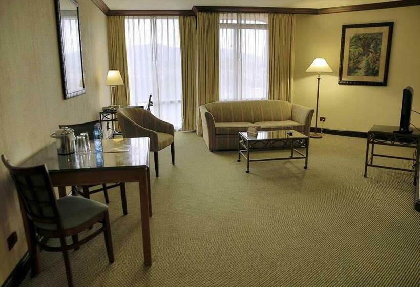 キングサイズベッドのジュニアスイート, Wyndham San Jose Herradura