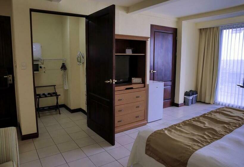 キングサイズベッドのスタンダードルーム, Wyndham San Jose Herradura