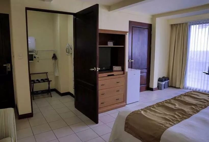 キングサイズベッドのスタンダードルーム, Wyndham San Jose Herradura