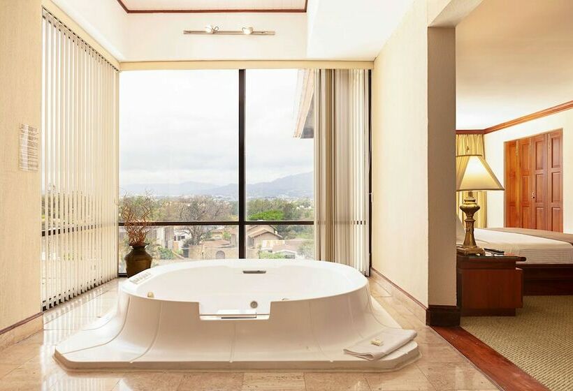 Люкс Президентский 2 Спальни, Wyndham San Jose Herradura