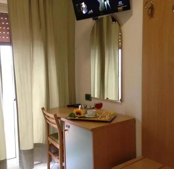 Standard Yhden Hengen Huone, Zilema