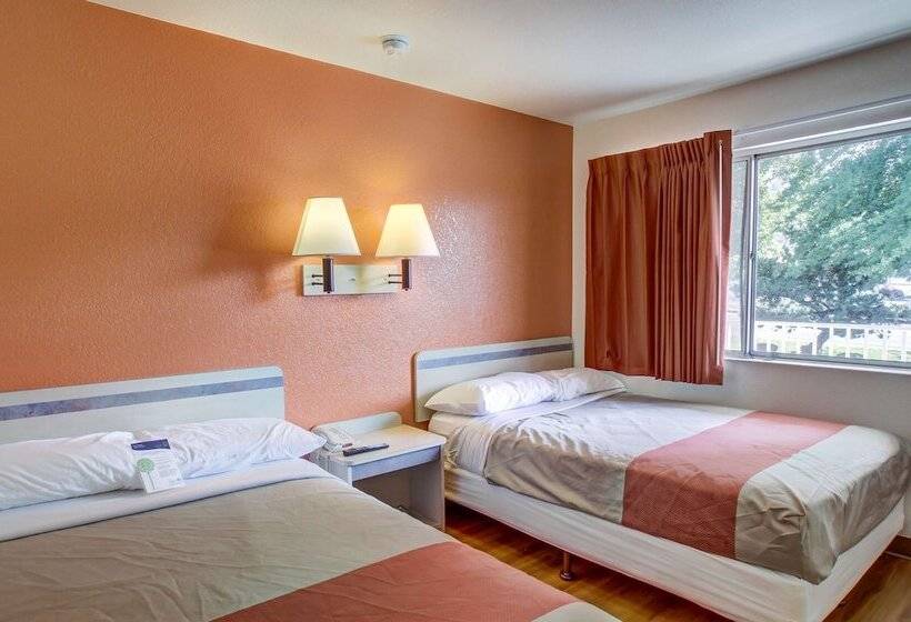 חדר סטנדרט שתי מיטות זוגיות, Motel 6 Grants Pass, Or