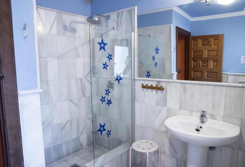 اتاق استاندارد چهار تخته, White Nest