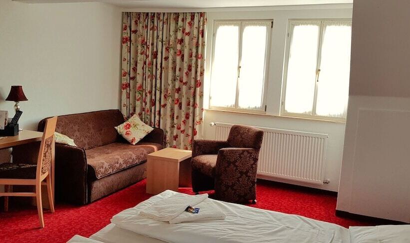 جناح جونيور, Boutiquehotel Goldene Rose   Self Check In