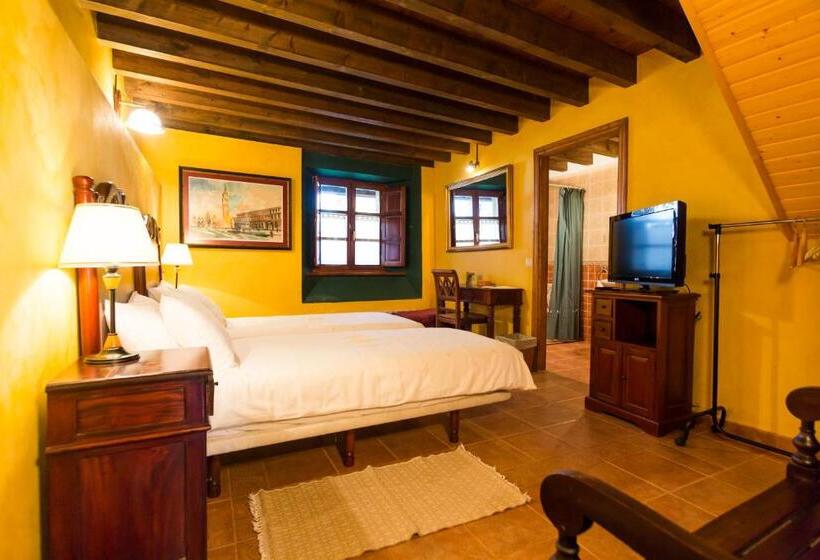 Полулюкс, Casa Do Merlo
