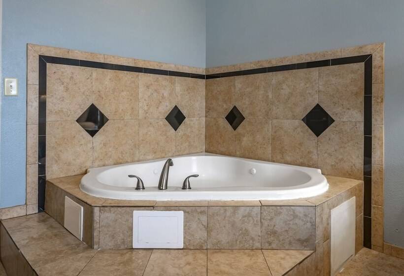 带按摩浴盆的套房, Best Western Plus Bradenton Gateway