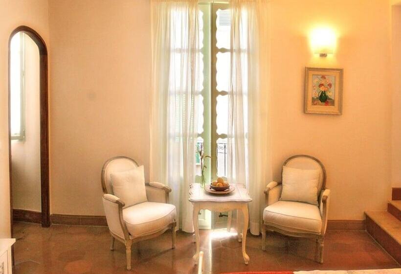 اتاق سوپریور, Ca'n Abril