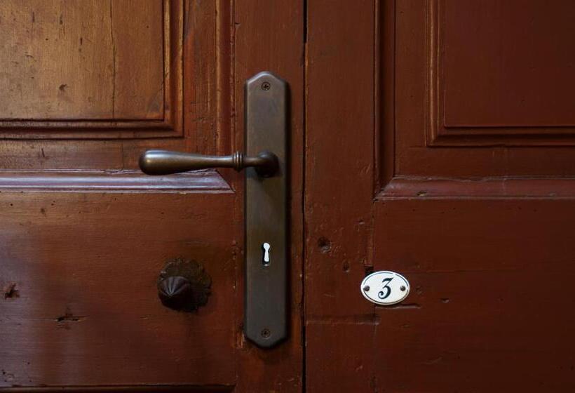 Номер Стандарт, Can Mora De Dalt