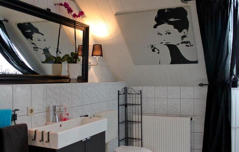 דירת חדר, Gästehaus Gebauer