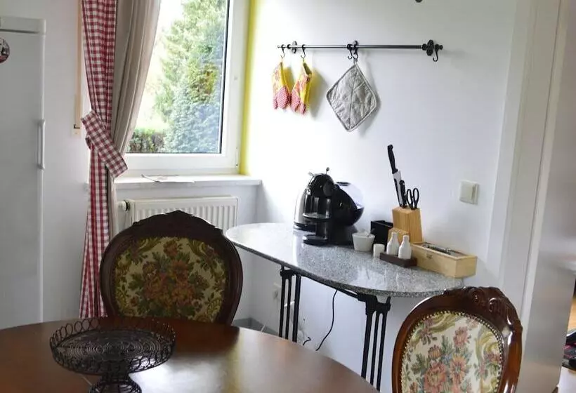 Huoneisto 1 Makuuhuone, Gästehaus Gebauer