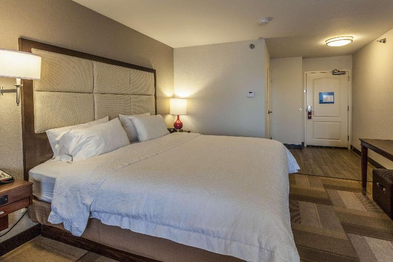 キングサイドベッドのスタンダードワンルーム, Hampton Inn & Suites Mansfield