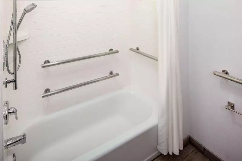 キングサイズベッドのスタンダードルーム, Hampton Inn & Suites Parker