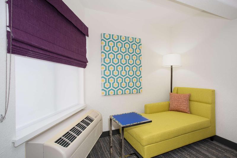 스탠다드 룸 킹사이즈 침대, Hampton Inn & Suites Parker