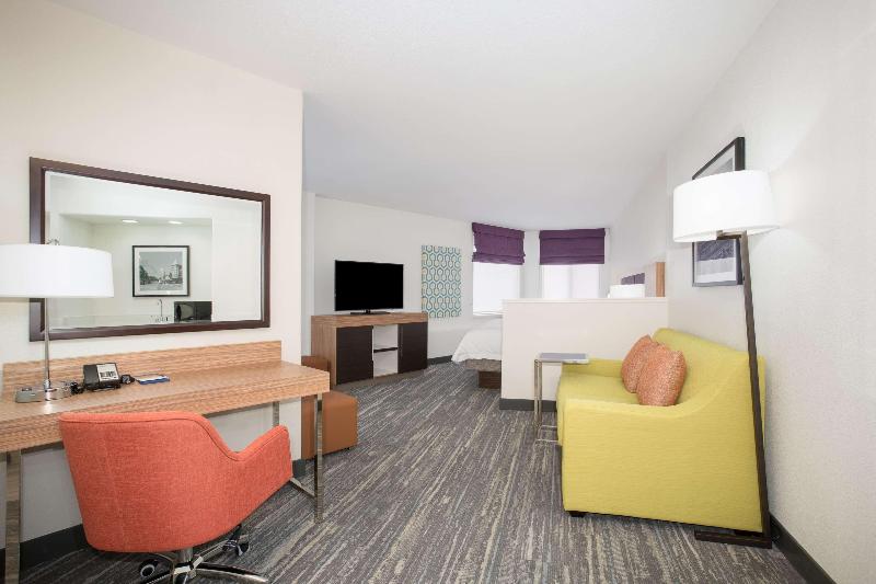 스탠다드 스튜디오 킹침대, Hampton Inn & Suites Parker