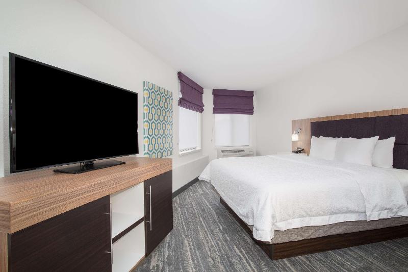 스탠다드 스튜디오 킹침대, Hampton Inn & Suites Parker
