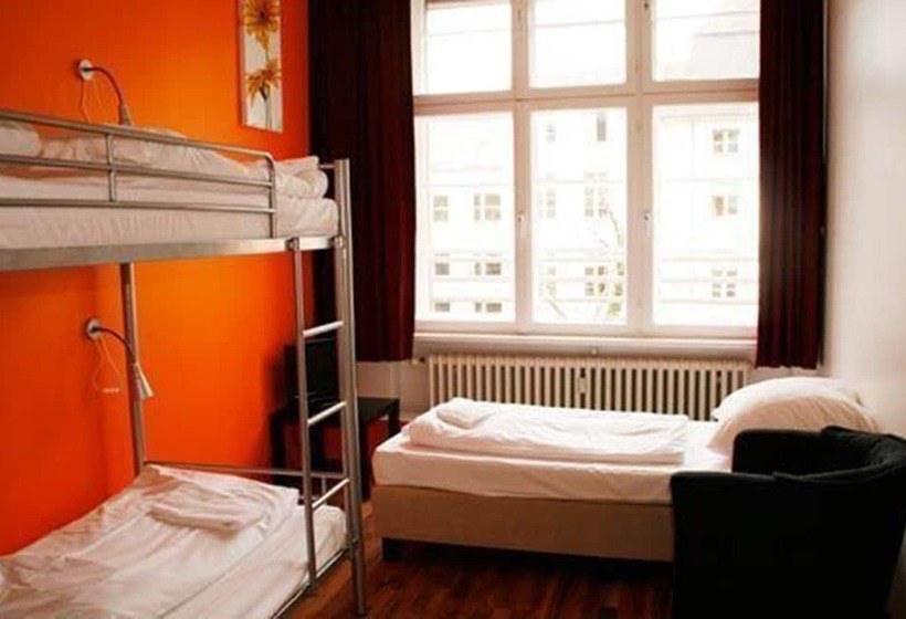 اتاق استاندارد سه نفره, Metropol Hostel Berlin