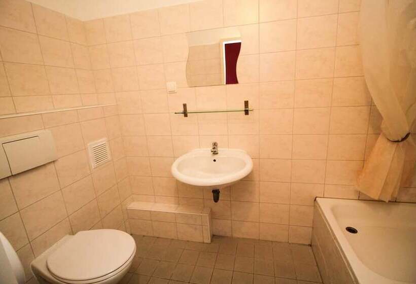 اتاق استاندارد چهار تخته, Metropol Hostel Berlin