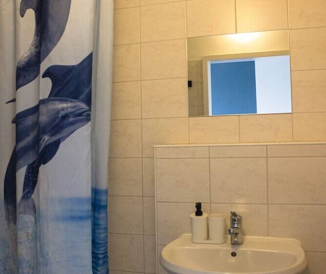 اتاق استاندارد سه نفره, Metropol Hostel Berlin