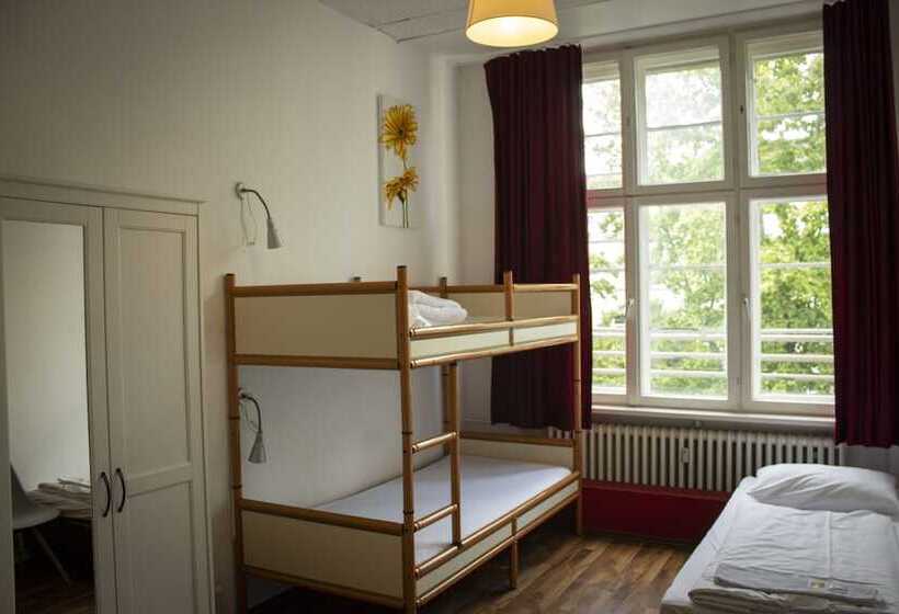 اتاق استاندارد سه نفره, Metropol Hostel Berlin
