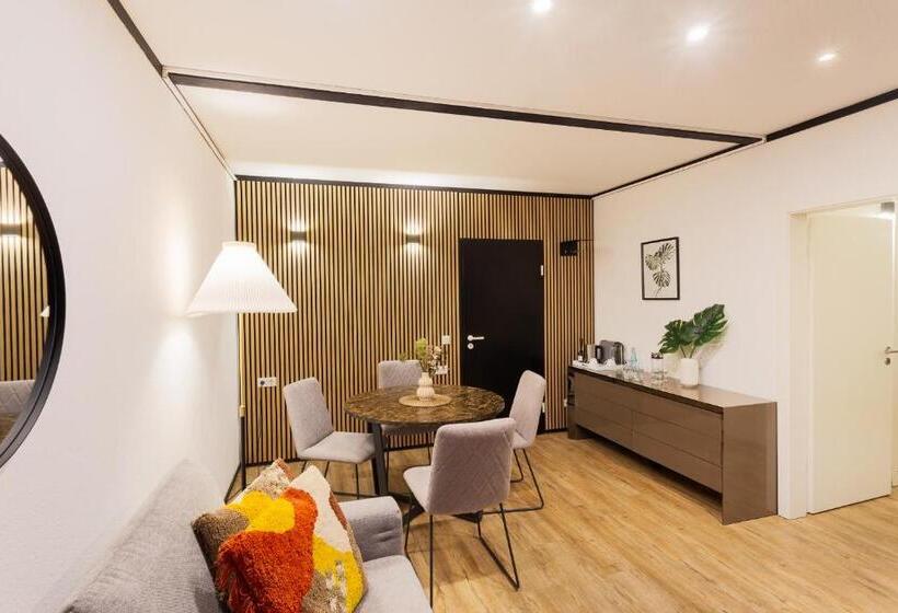 バルコニー付スイート, My Schildow