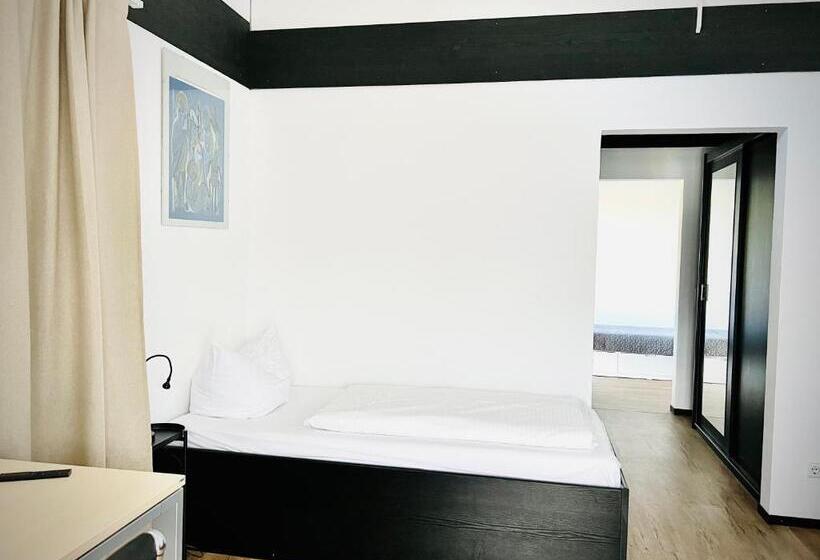 ベーシックトリプルルーム, My Schildow