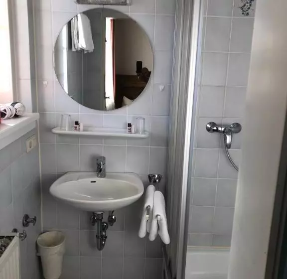 Basic-huone, Roter Hahn   Bed & Breakfast
