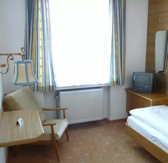 Economy Yhden Hengen Huone, Roter Hahn   Bed & Breakfast
