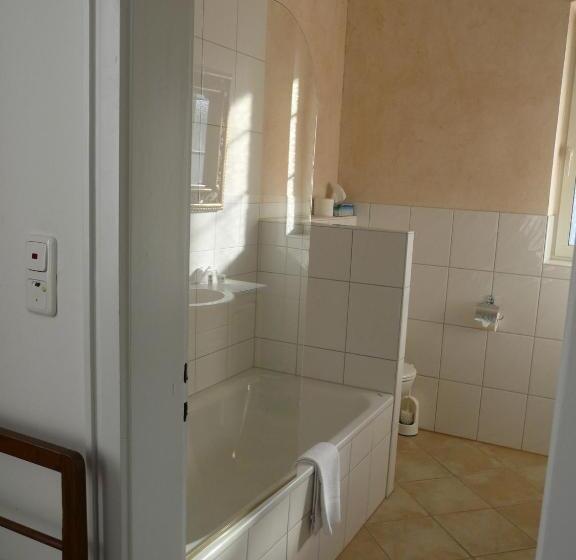 اتاق استاندارد, Roter Hahn Bed & Breakfast