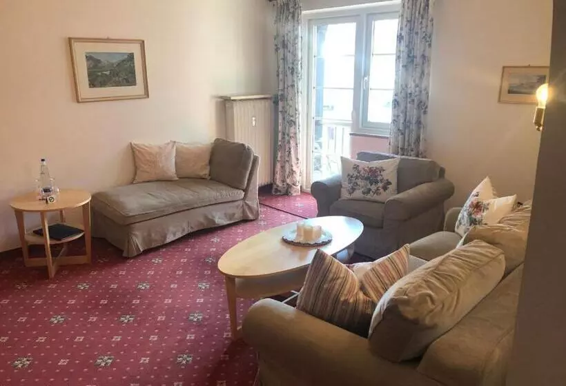 Huoneisto 1 Makuuhuone, Roter Hahn   Bed & Breakfast