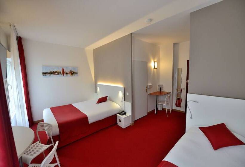 Номер Стандарт Трехместный, The Originals City, Hôtel Loval, Brest