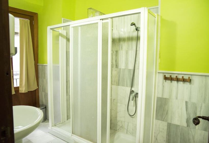 اتاق استاندارد چهار تخته, White Nest