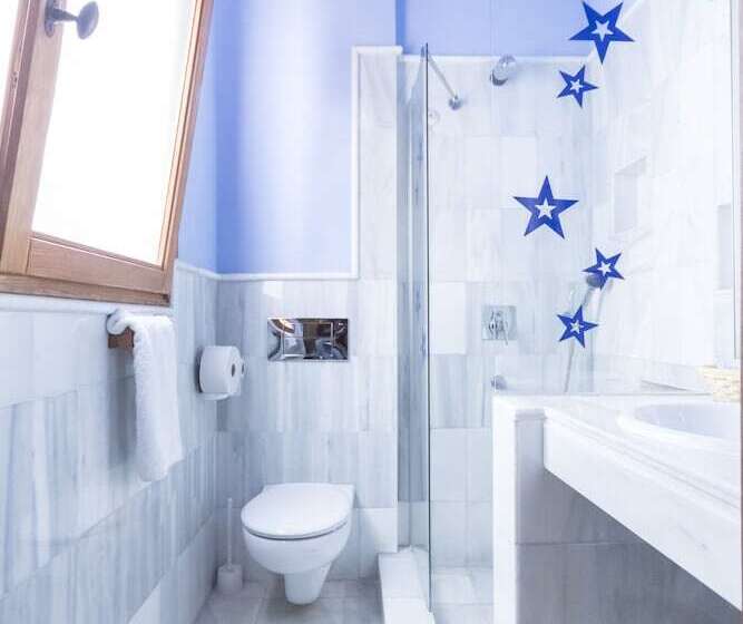 اتاق خانوادگی, White Nest