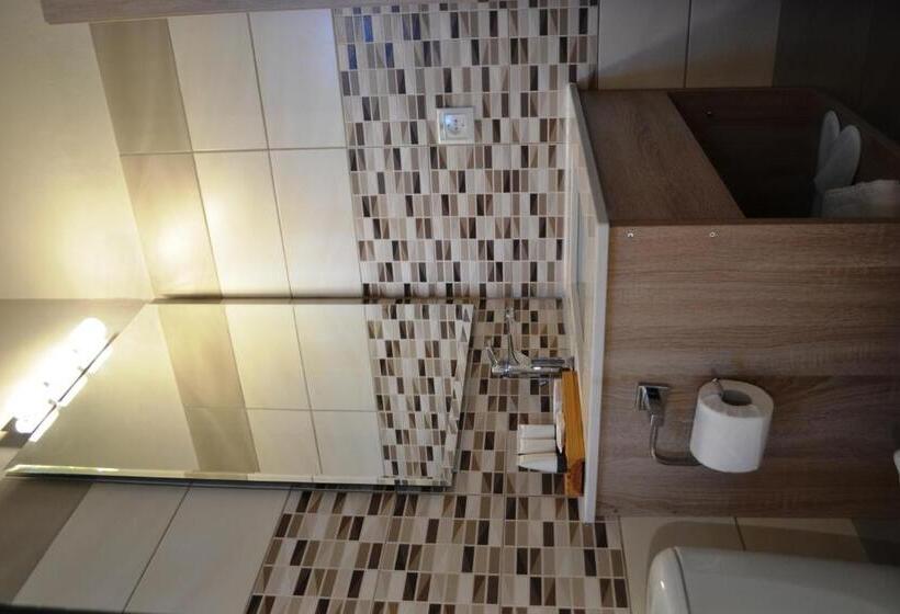 סטודיו סופריור, Argiro Village